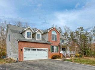 1121 White Oak Rd, Fredericksburg, VA 22405