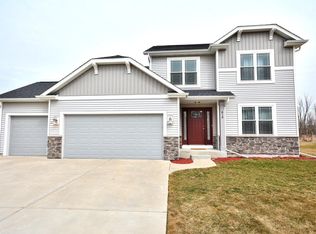 610 Meadowview Ln, Johnson Creek, WI 53038
