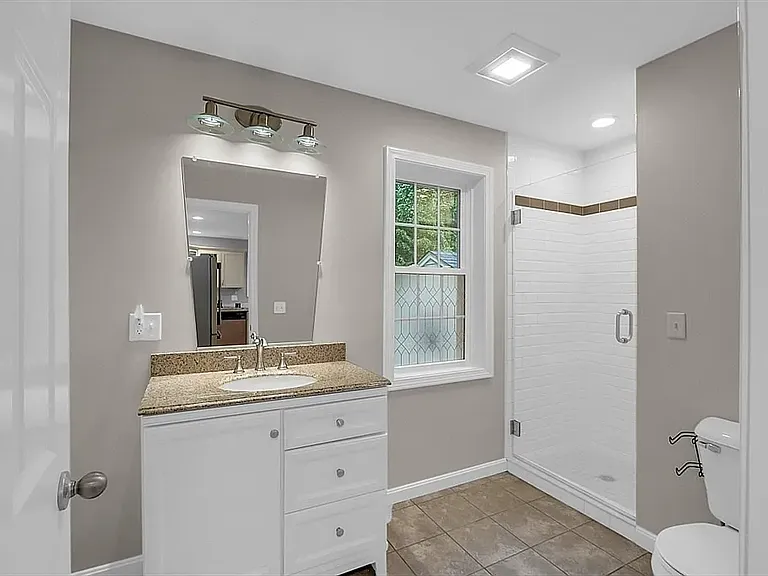 2 Brogan Ln #1 — Photo 3