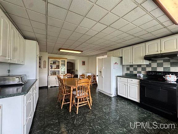 5th image of 115 N Superior Ave