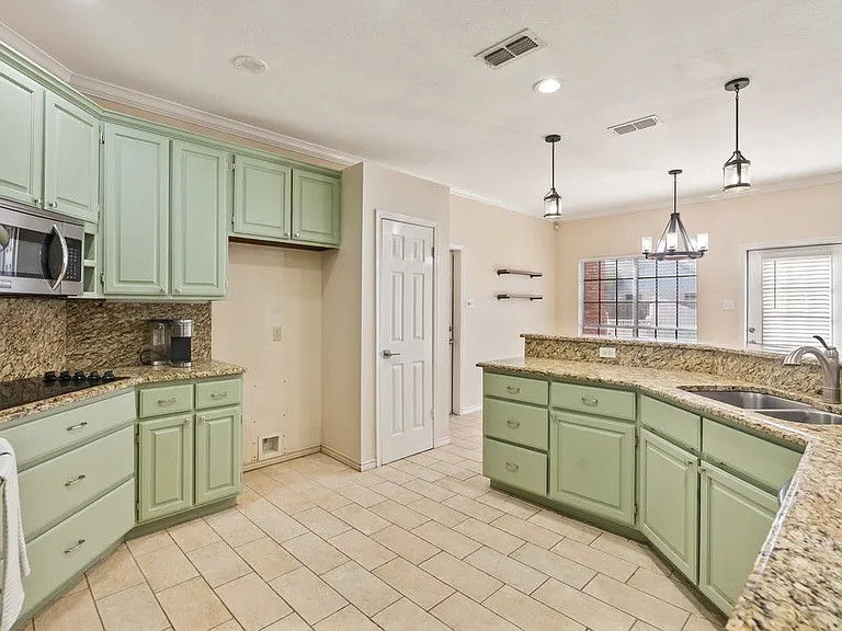 7030 Chiswick Dr — Photo 4