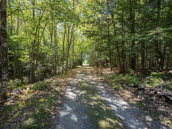 3rd image of 823 Country Land Drive