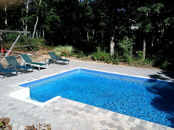 4th image of 29 Wooded Oak Ln