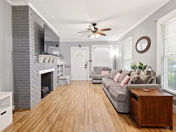 5th image of 908 N Winnetka Ave