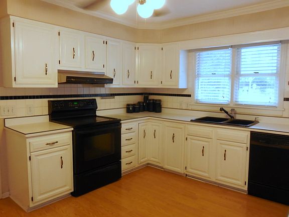 4th image of 3518 Kirby Smith Dr
