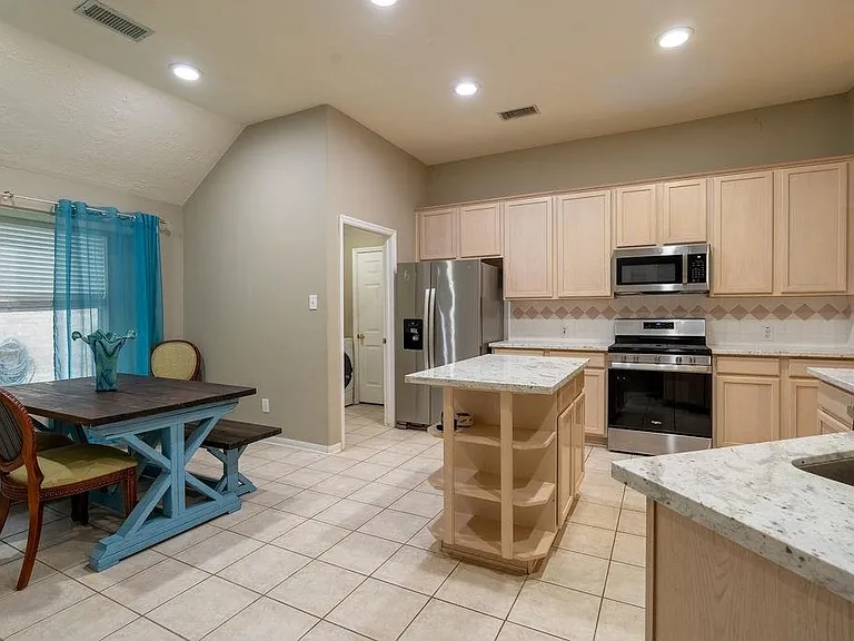 175 N Wimberly Way — Photo 7