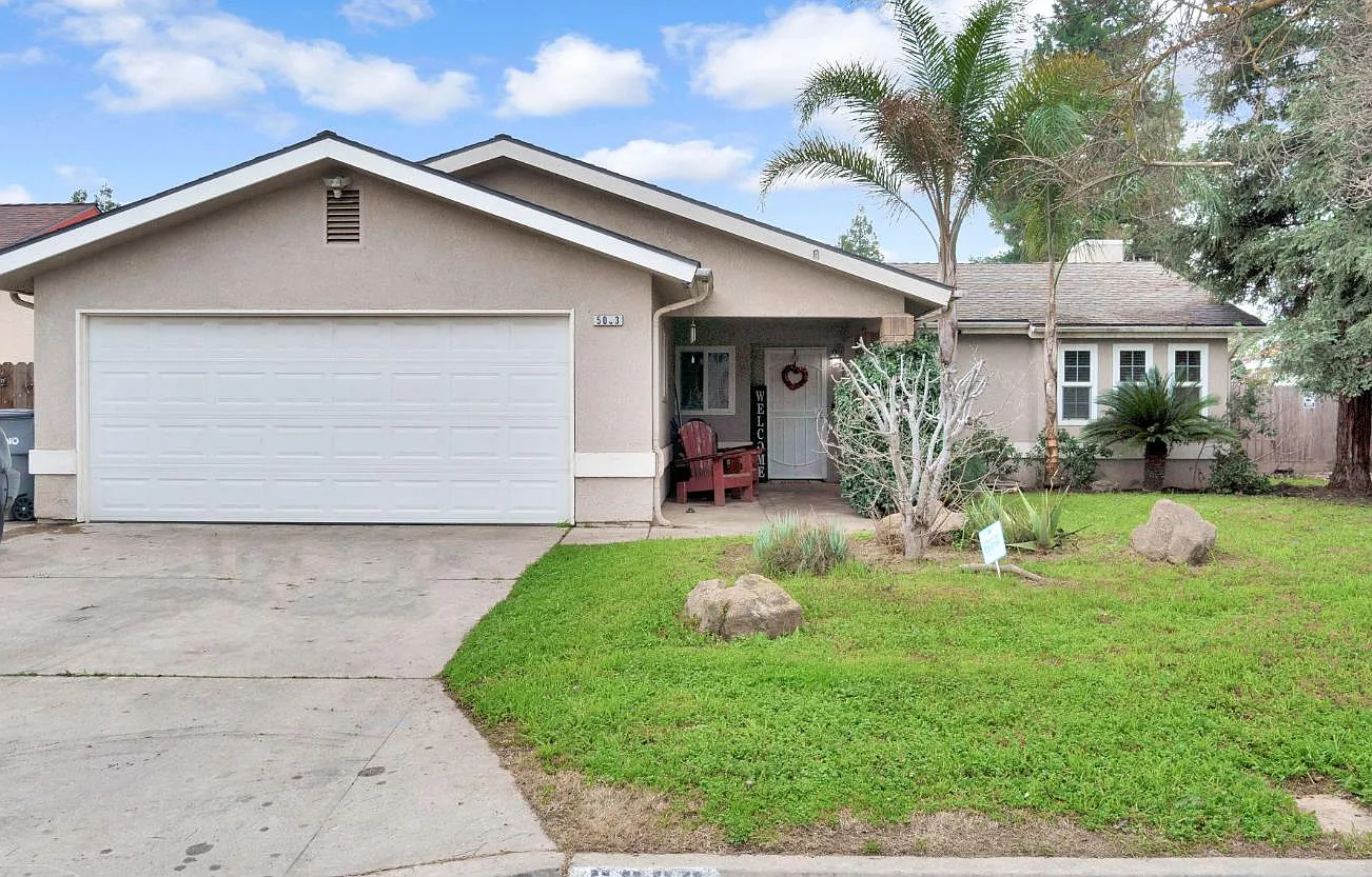 5093 W Los Altos Ave photo 1