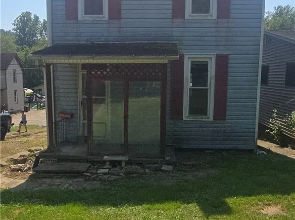 52097 Center St, Saint Clairsville, OH 43950