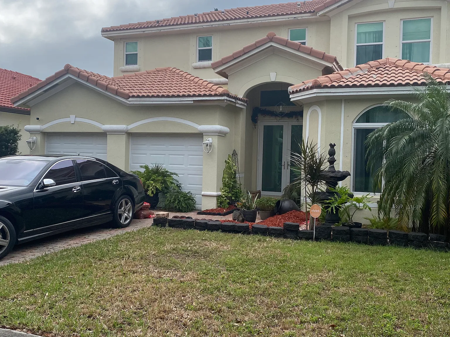 5 bed, 2501 sqft, $750 — Photo 2