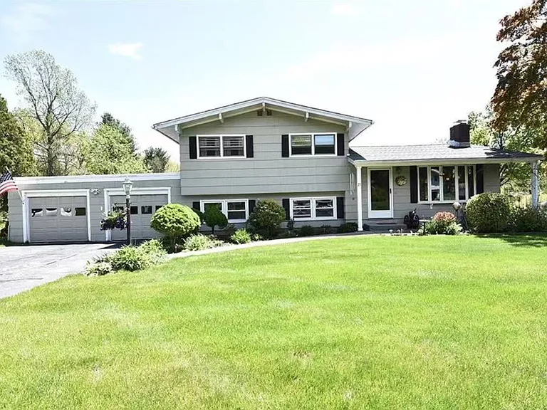 21 McDermott Cir — Photo 1