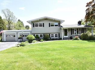 21 McDermott Cir, Hamden, CT 06518