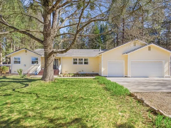 833 Remour Ln, Mount Shasta, CA 96067