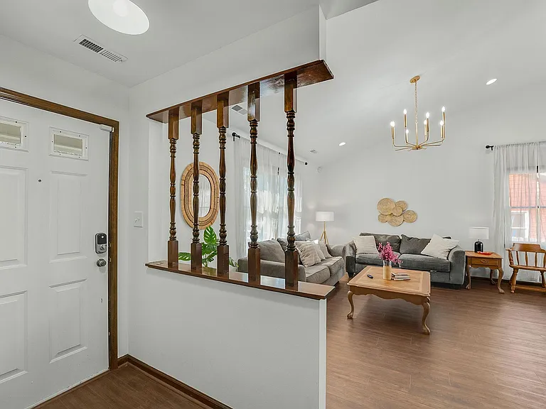 5613 Continental Way — Photo 10