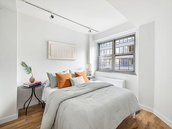 5th image of 330 E 49th St APT 11A