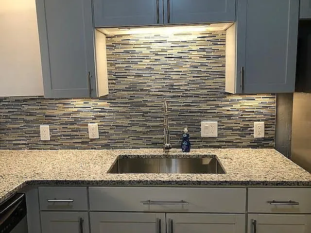 5 bed, 3200 sqft, $2,000 — Photo 2