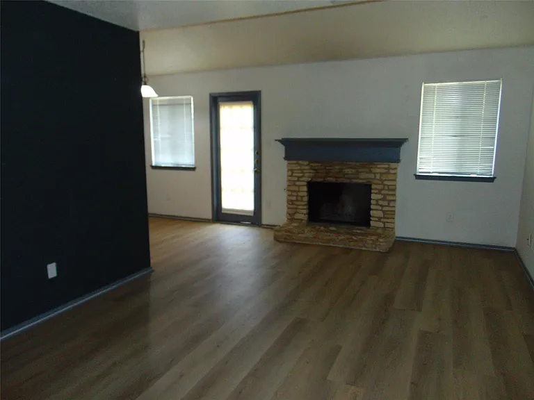 508 Burlwood Ct — Photo 3