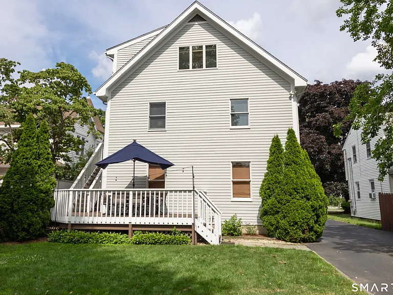 38 Gregory Blvd — Photo 2