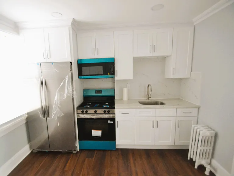 56 Hobart Pl #5 — Photo 5