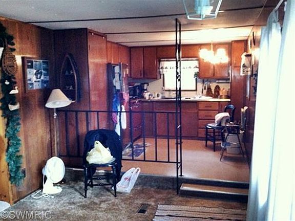 4th image of 15537 Beach Ave