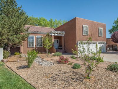 2409 Calle Del Estavan NW, Albuquerque, NM, 87104
