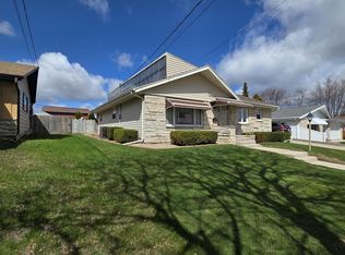 1212 S 35th STREET, Manitowoc, WI 54220