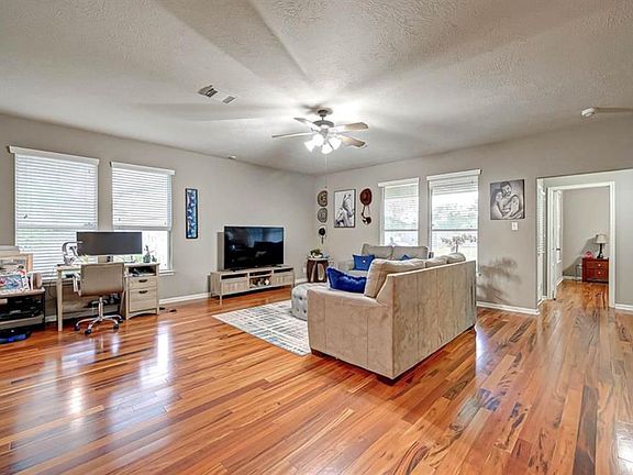 3rd image of 7342 Boerne Creek Dr