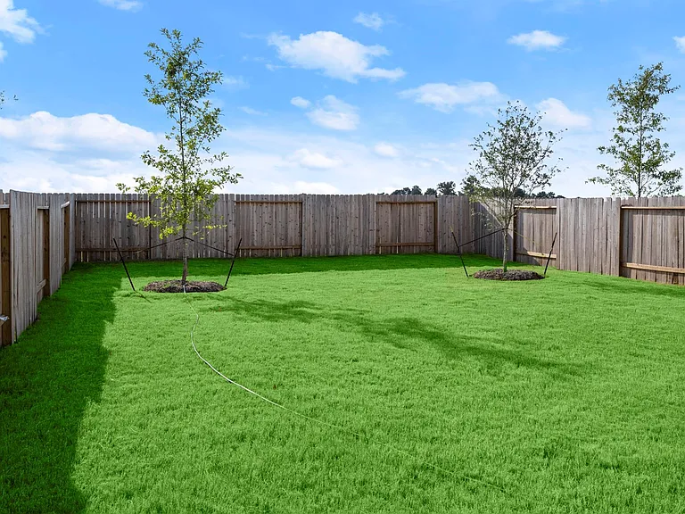688 Amesbury — Photo 18