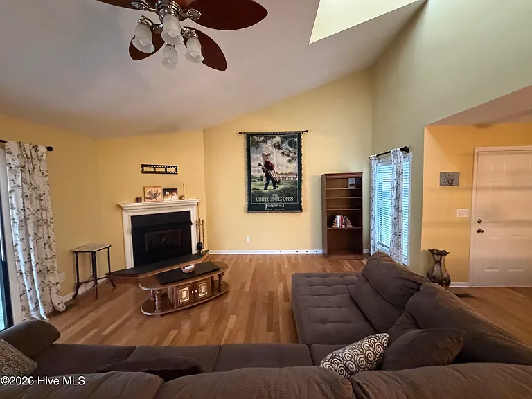 32 Martin Dr #A — Photo 2