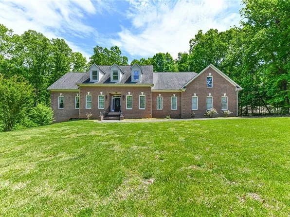 7514 Oak Valley Ln, Browns Summit, NC 27214