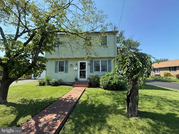 526 Durham Rd, Penndel, PA 19047
