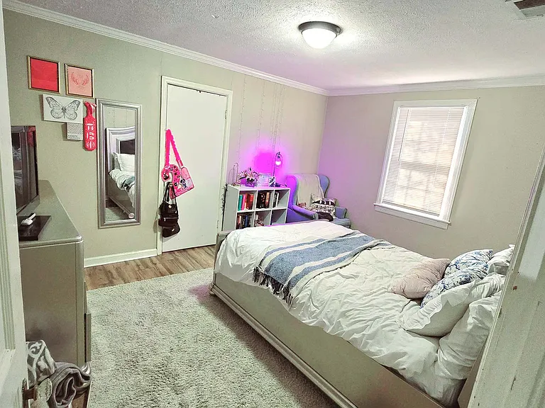 bedroom 3 in middle of house