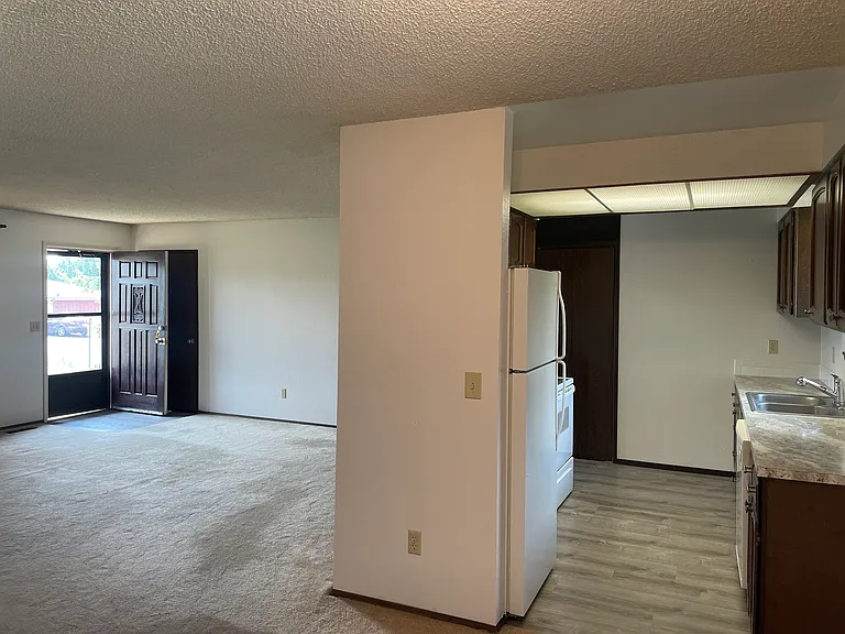 4 S 68th Ave — Photo 3