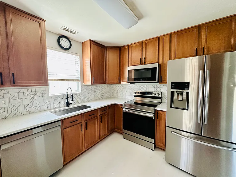 9902 Layla Ave — Photo 18