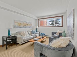 315 50th Ave SW #110, Calgary, AB T2S1H3