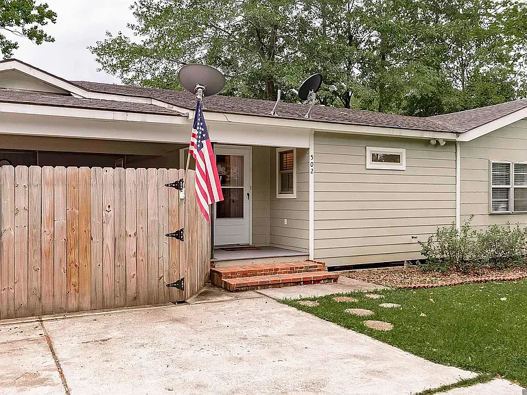502 Petes Hwy — Photo 1