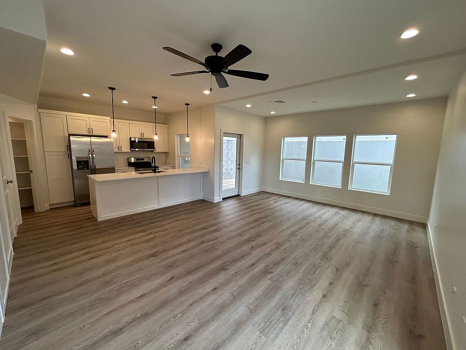 1st image of 1522 E Mead Ln