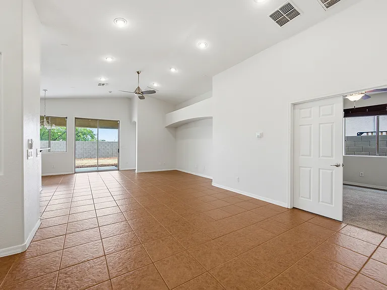 4309 W Heyerdahl Dr — Photo 4