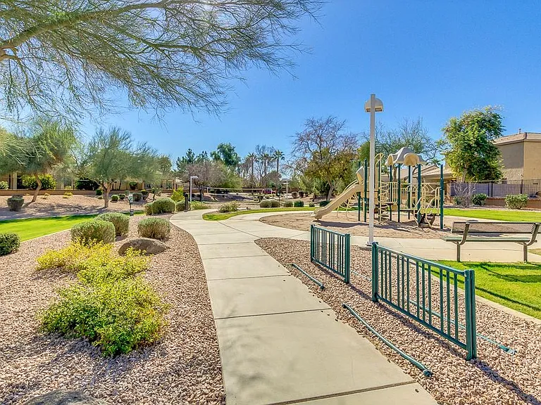 1306 E Birdland Dr — Photo 41