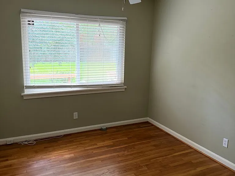 349 Oxford Dr — Photo 10