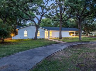 2039 Valley View Dr, Burleson, TX 76028