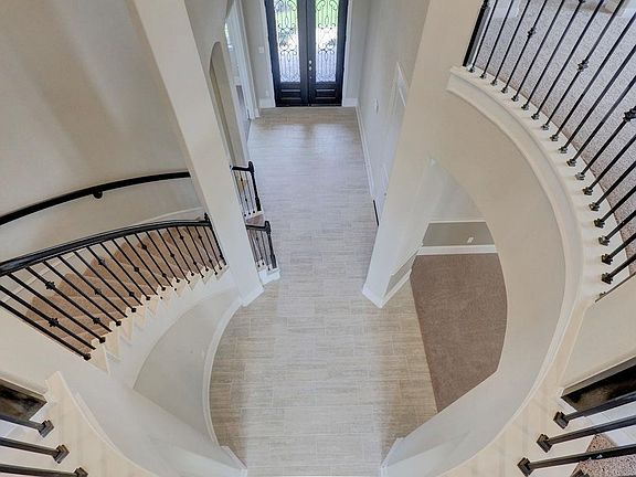 3rd image of 9523 Flora Rock Ln