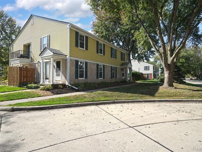 24720 Meadow Creek Dr, Harrison Township, MI, 48045