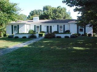 1249 Nova Dr, Waynesboro, VA 22980