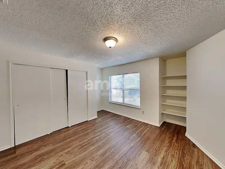 8135 Chestnut Manor Dr — Photo 13