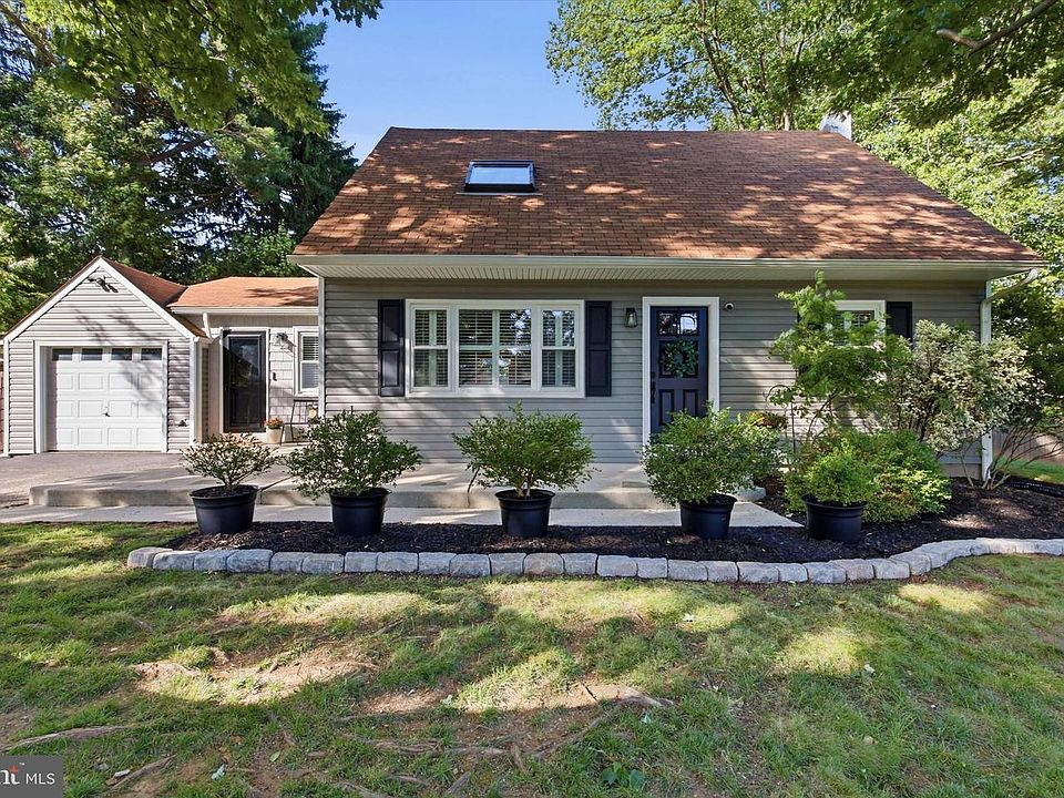 1st image of 213 Seal Ln