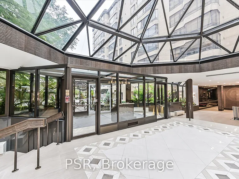 280 Simcoe St #1402 — Photo 22