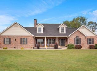 1057 Crystal Ct, Herculaneum, MO 63048