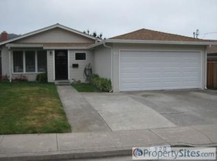720 Crespi Dr, Pacifica, CA 94044