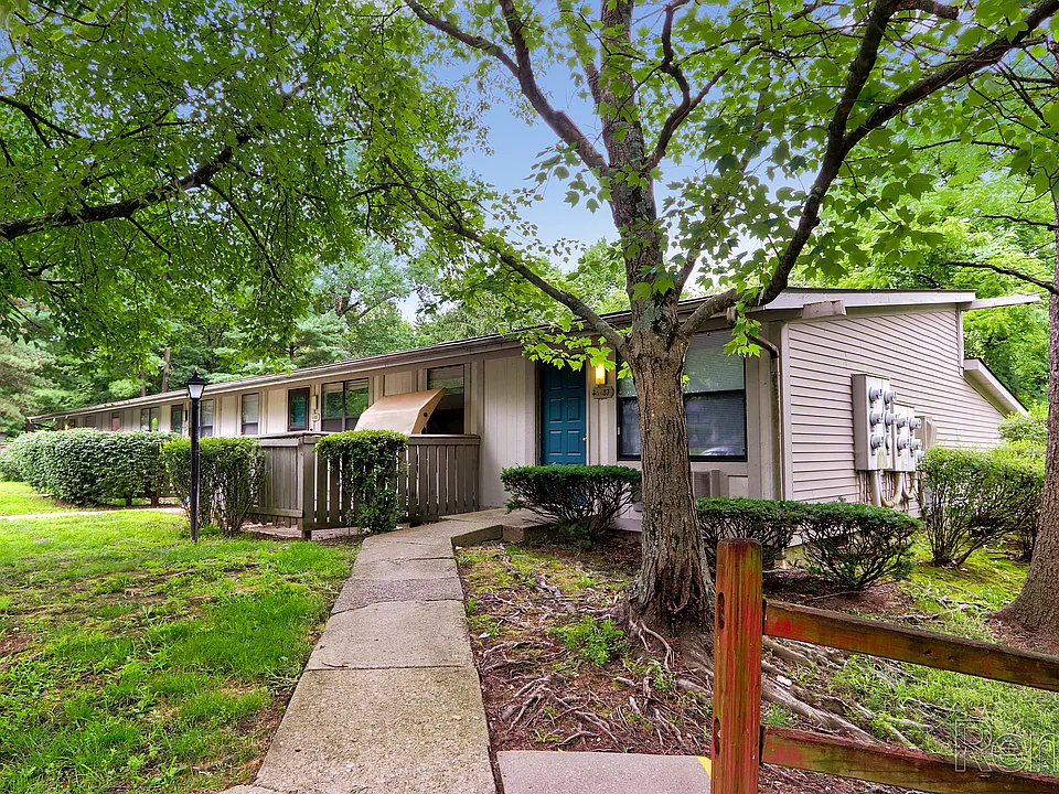 Easton Ridge Apartments