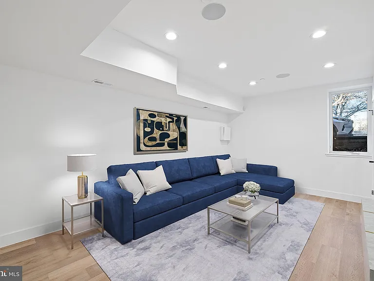 2130 Spring St — Photo 40